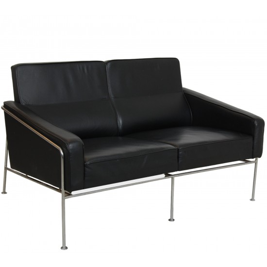 For Sale Arne Jacobsen 2.seater 3302 airport sofa in black leather